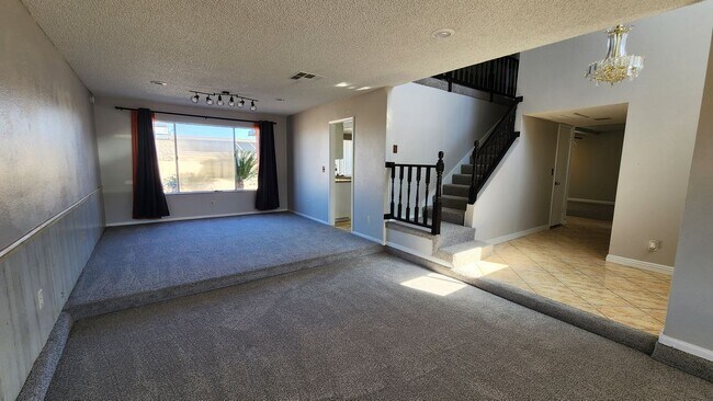 Photo - 389 Summer Creek Ct