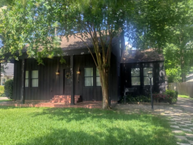 Building Photo - 1417 Central Dr Rental