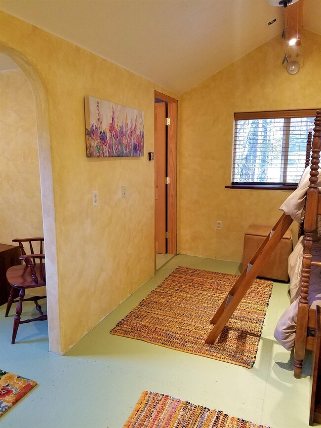 Photo - 52 Covered Bridge Ln