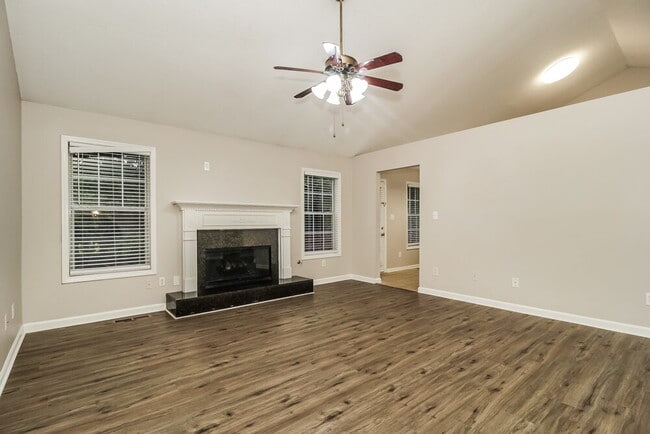 Photo - 28 Fernwick Ct