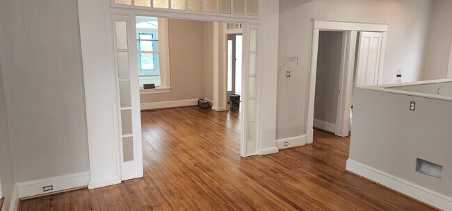 Photo - 4404 Raspe Ave