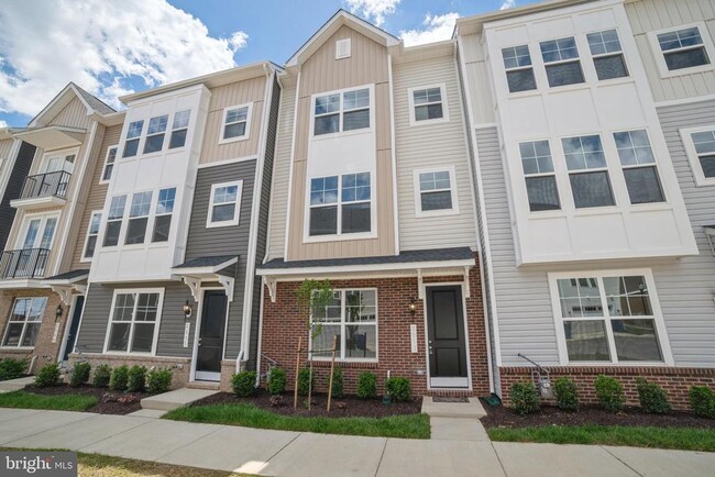 Building Photo - 2513 Gatwick Ln