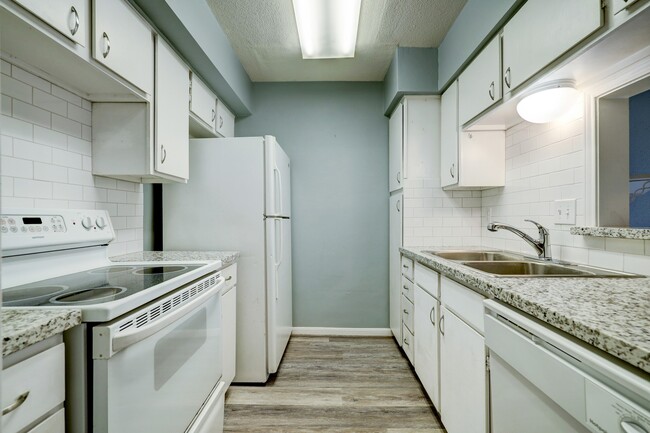 Photo - 4633 Wild Indigo St Unit 542