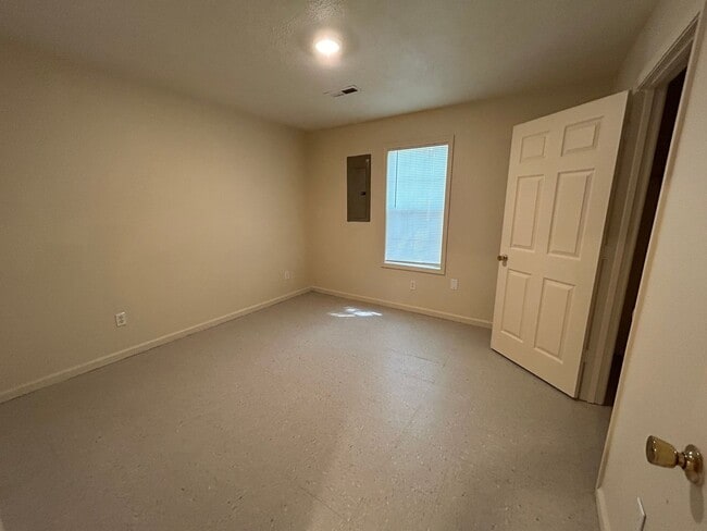 Photo - 818 N McLemore Ave Unit C818