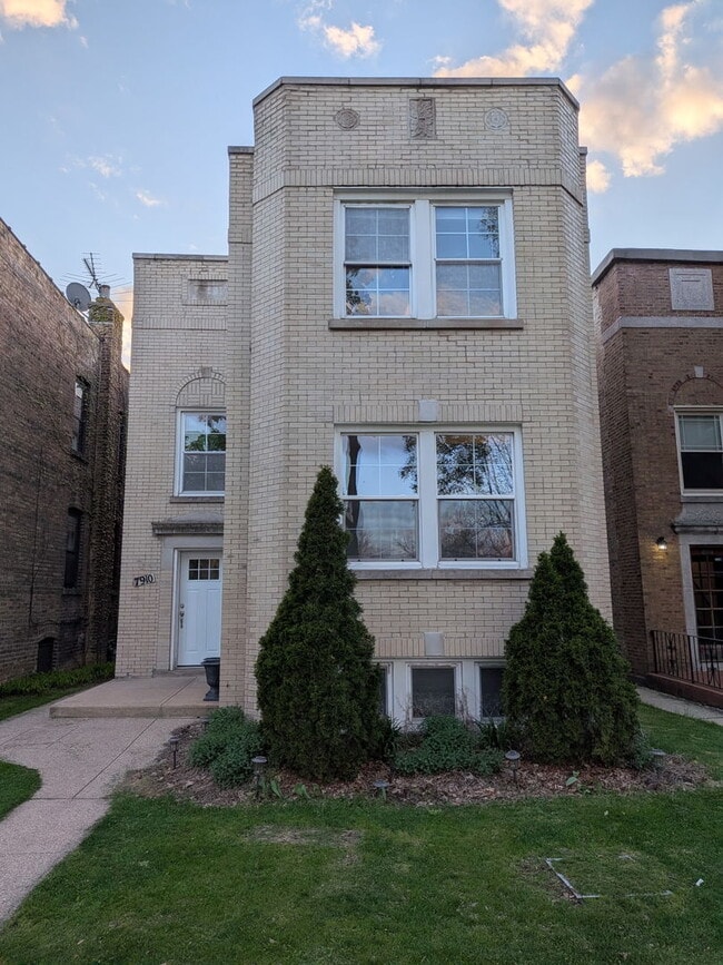 Building Photo - 7910 Karlov Ave Unit 2