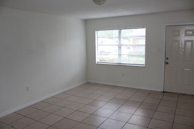 Photo - 1711 Birchwood Cir Unit #1