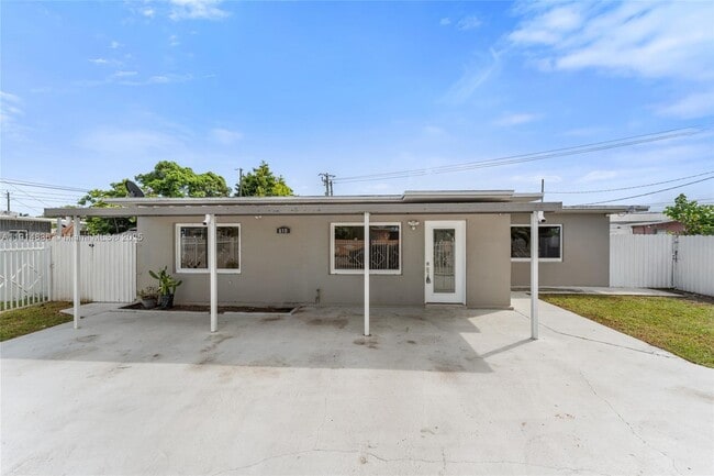 Building Photo - 810 E 9th Pl Unit A