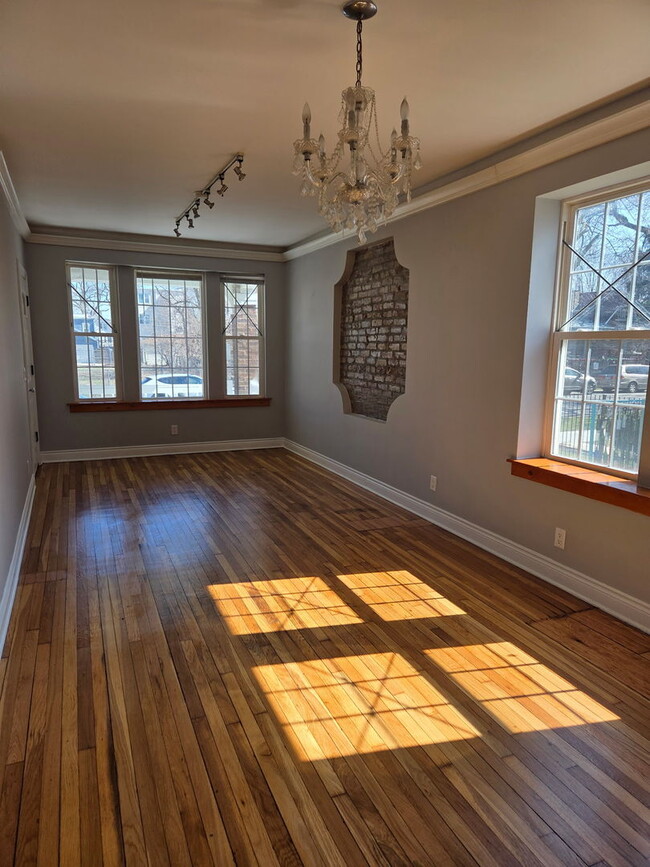 Photo - 844 N Harding Ave