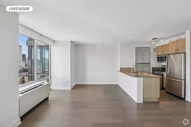 Building Photo - 125 W 31st St Rental