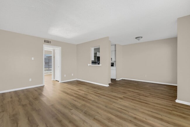 Photo - Hickory Apartments