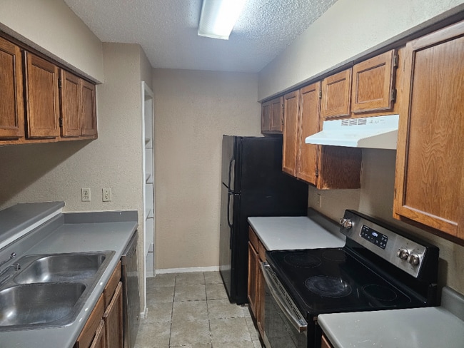 Photo - 9605 Walnut St Unidad 12105