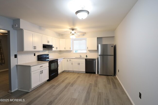 Photo - 207 Coville Dr