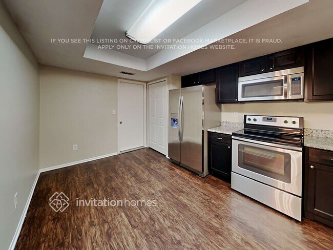 Photo - 851 Woodgate Trail