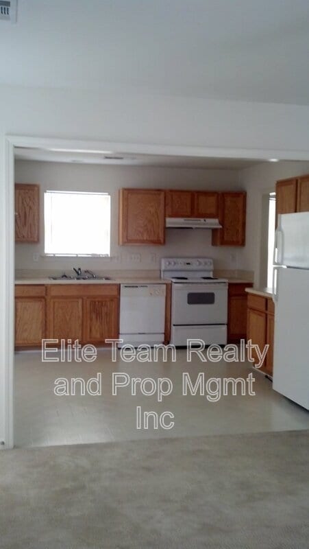 Photo - 111 Fairmont Cir