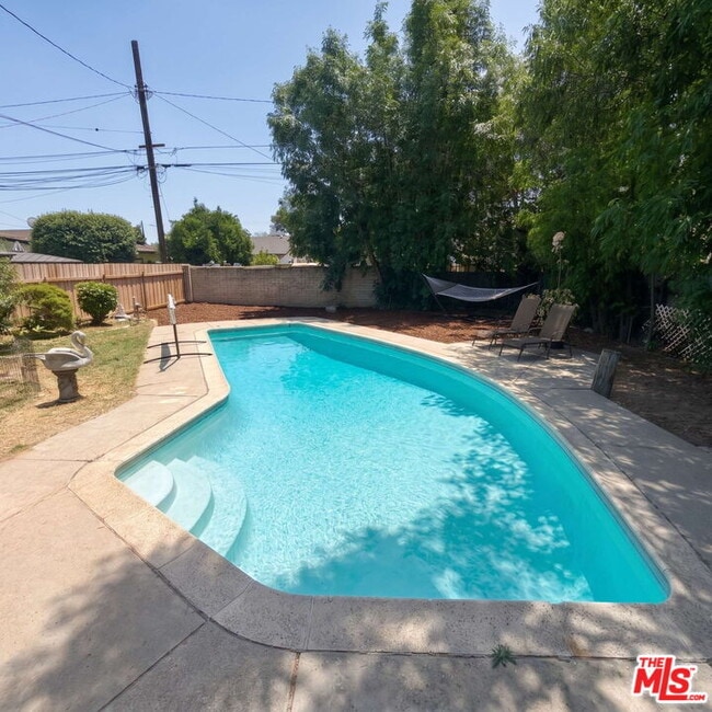 Photo - 15544 Romar St