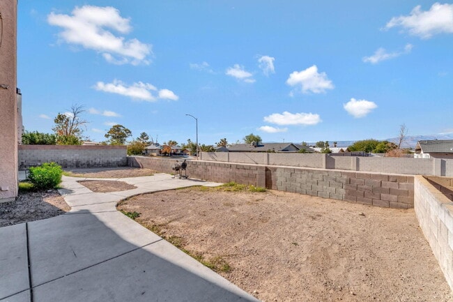 Photo - 2257 Exeter Dr Unidad D