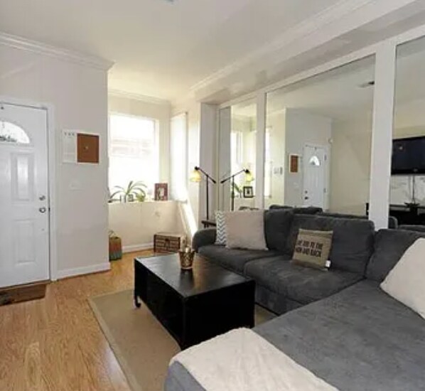 Photo - 1012 7th St SE