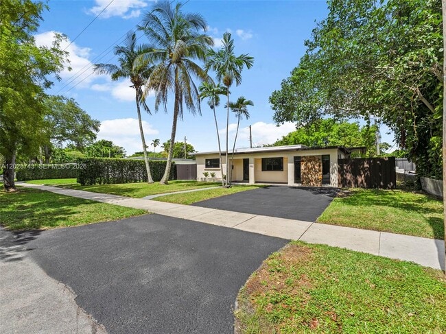 Photo - 1700 SW 64th Ave
