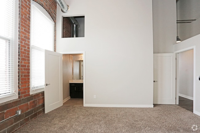 2BR, 2BA - C3/1,100 SF - 14Forty