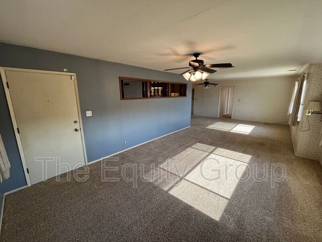 Photo - 228 W Teapot Dome Ave