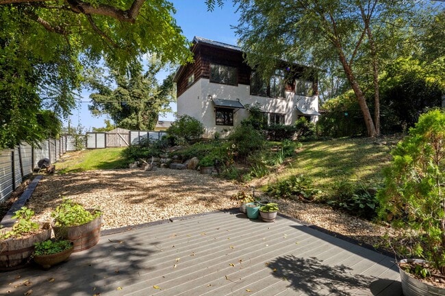Building Photo - West Asheville Oasis Rental