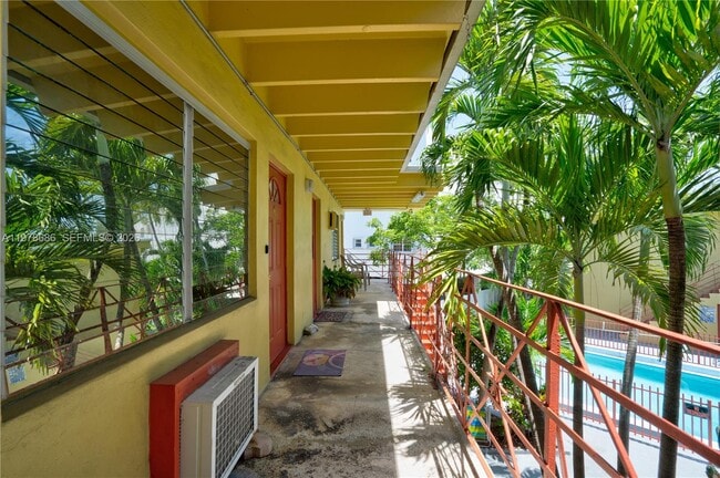 Photo - 12195 W Dixie Hwy Unit 6E