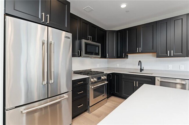 Photo - 350 Oliver Ave