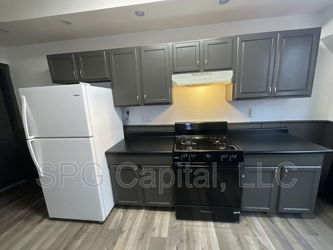 Photo - 649 W College Ave