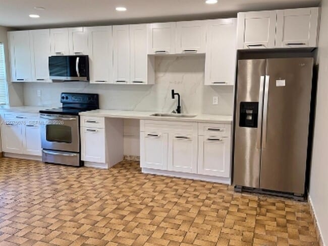 4088 SW 51st St Unit C