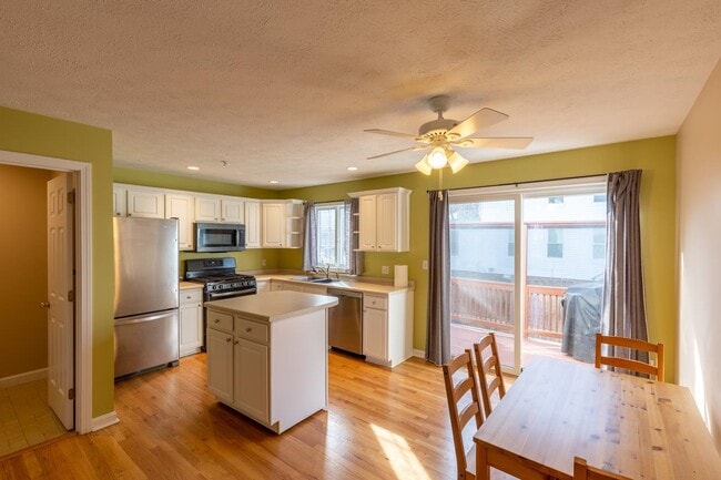Photo - 204 Washington St Unit 3