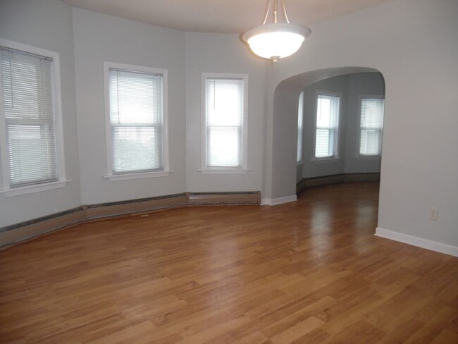 Building Photo - 1226 N Main St Unit 1