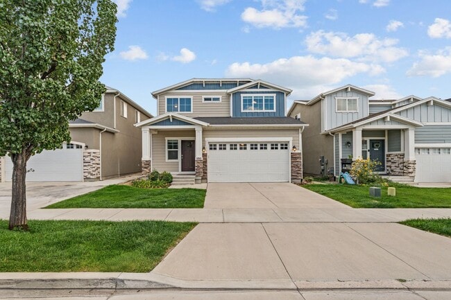 Photo - 595 Koins Way
