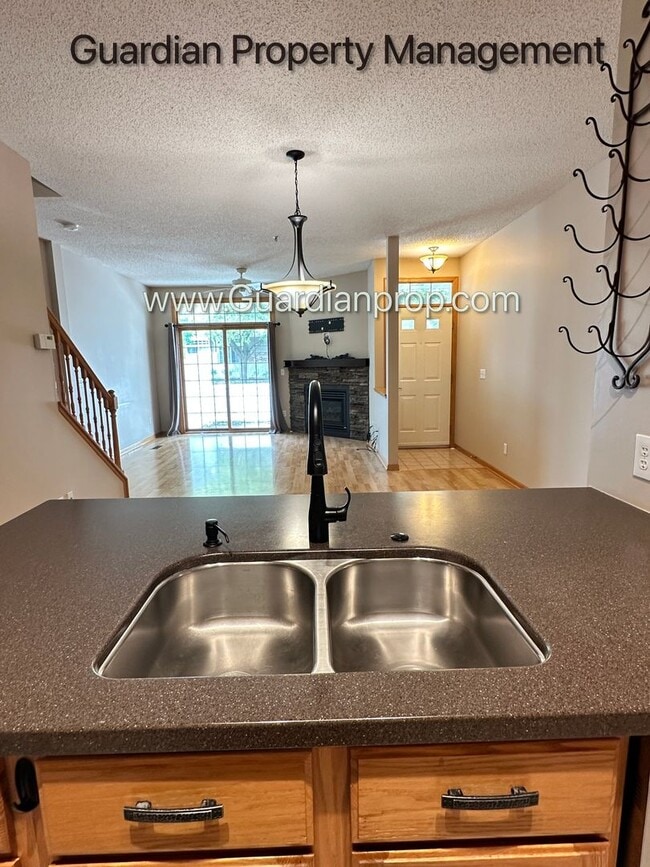 Photo - Eden Prairie Townhome, 1 Car Garage, Dishwasher, Fireplace, Walk Out Patio