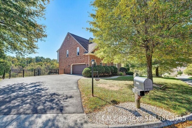 Photo - 1147 Belcroft Court
