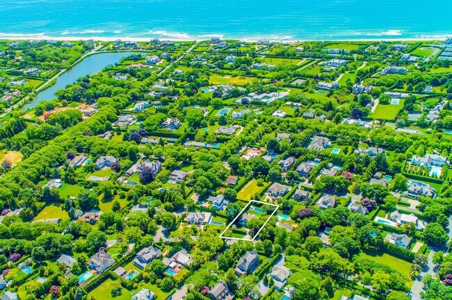 Photo - 210 Toylsome Ln