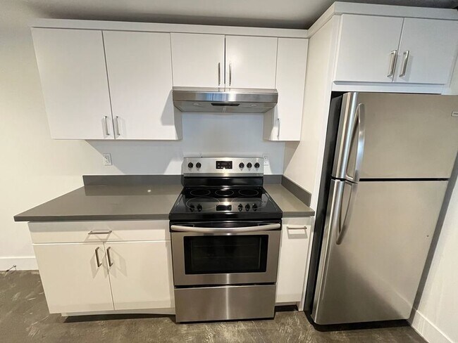 Photo - Massive loft with mezzanine bedroom and la... Unit 13