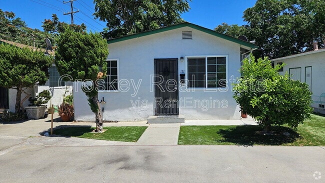 Building Photo - 171 E 15th St Rental