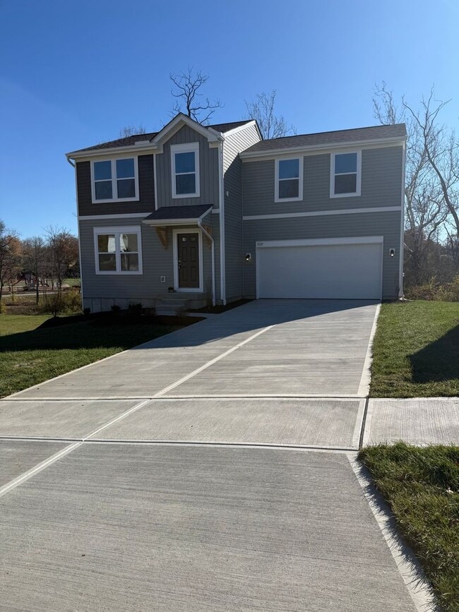 Building Photo - Home for the Holidays!