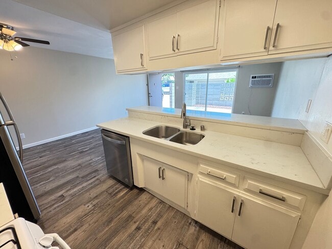 Photo - Walnut Village