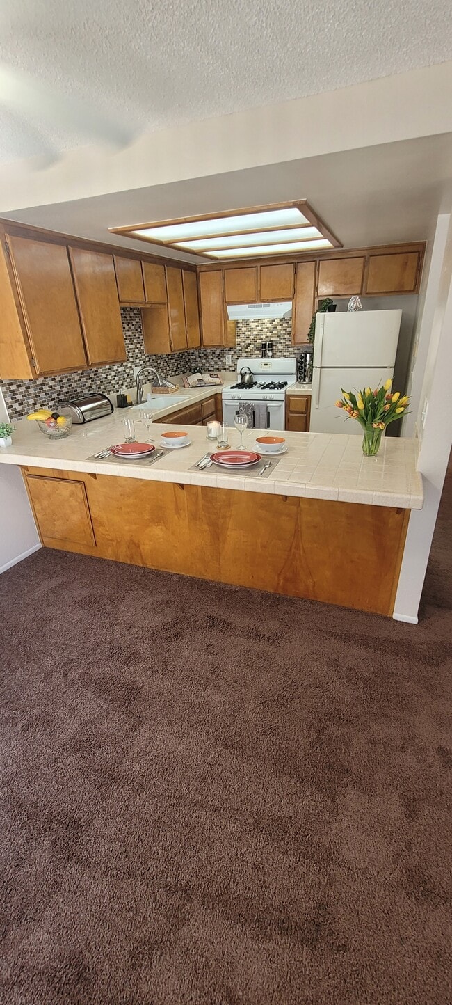Comedor y cocina - 1571 W 207th St Unidad #C