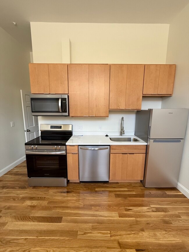 Building Photo - 2 Blossom St