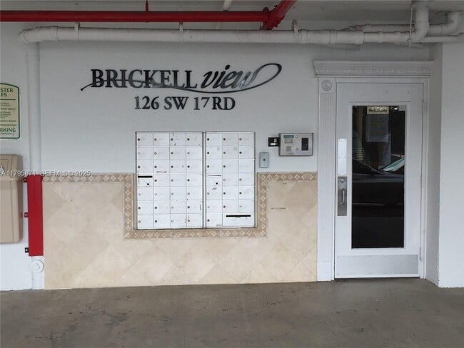 Building Photo - 126 SW 17th Rd Unit 505