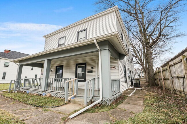 Photo - 1997-1999 W Broad St Unidad 1999 (All Electric)