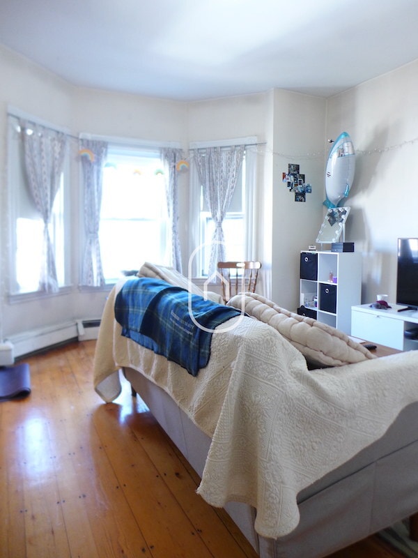 Photo - 1576 Tremont St