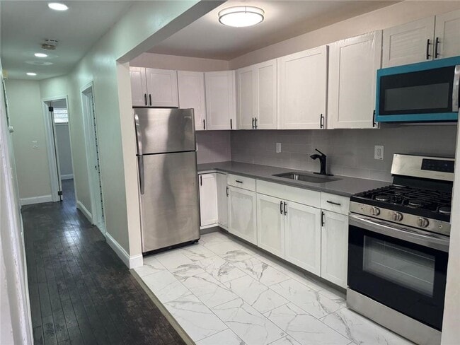 Building Photo - 246 MacDougal St Unit 1 Rental