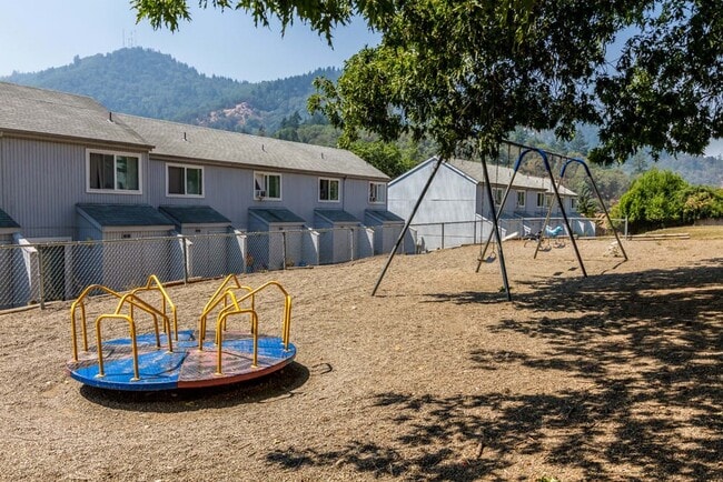 Photo - 721 SE Meadowlark Ave