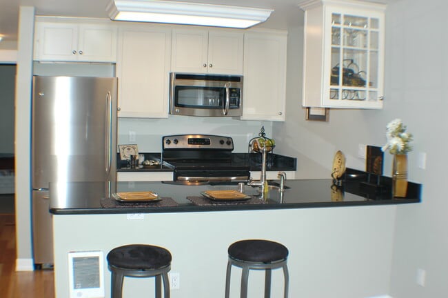 Photo - 2128 SW Holden St