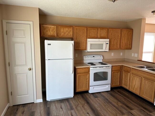 Photo - 24 Chesterfield Ct