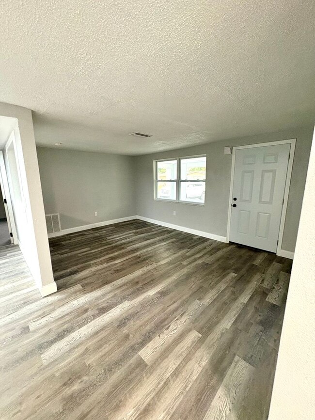 Photo - Fully Remodeled 3bed/2bath Home with Bonus Room & Modern Upgrades