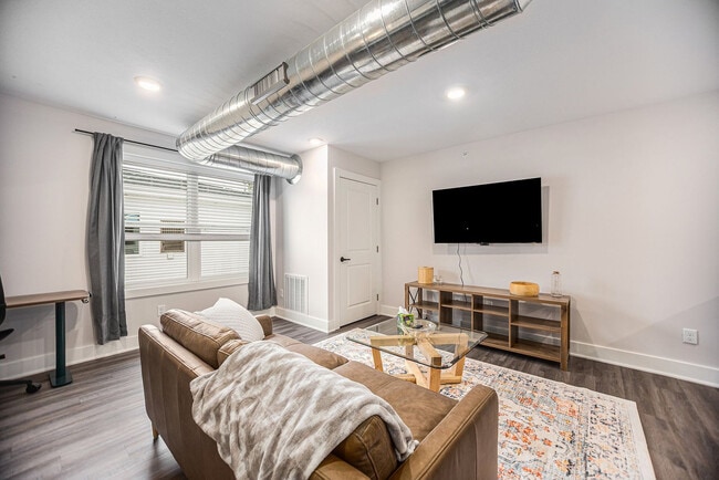 Photo - 1562 Michigan St NE Unit ID1346763P